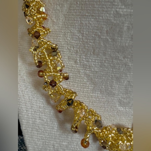 Elegant Gold and Orange Beaded Necklace - Picture 2 of 6
